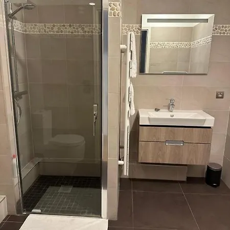 Cosy Parisian Upscale Апартаменты *