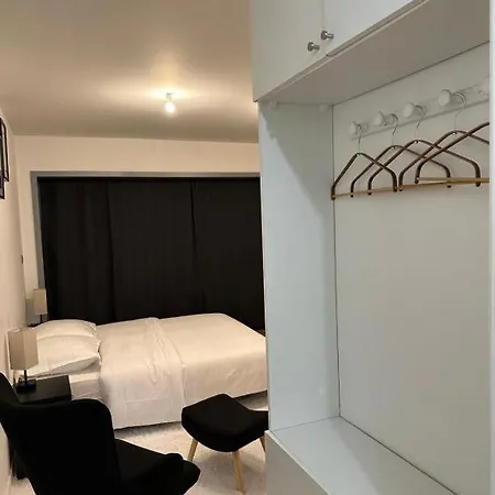 Cosy Parisian Upscale