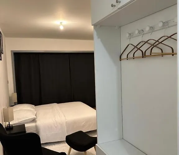 Cosy Parisian Upscale
